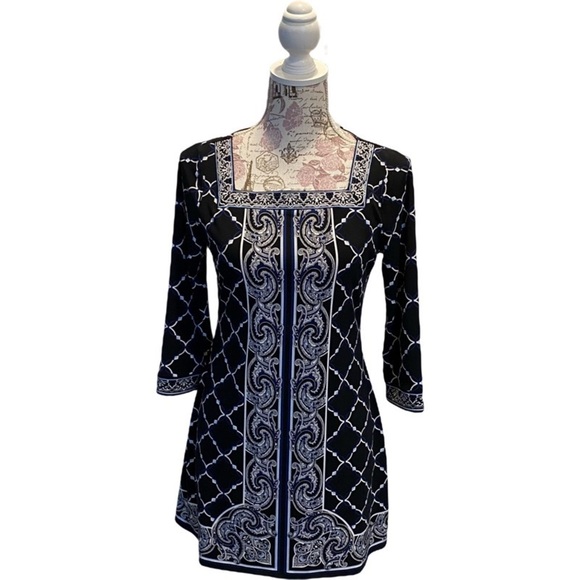 White House Black Market Dresses & Skirts - White House Black Market Tunic Length 3/4 Sleeve Dress